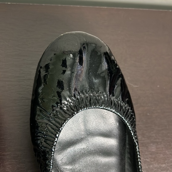 Tory Burch Eddie Patent Leather Ballet Flats Back Embossed Logo Black Shoe Sz 8 - Picture 6 of 11